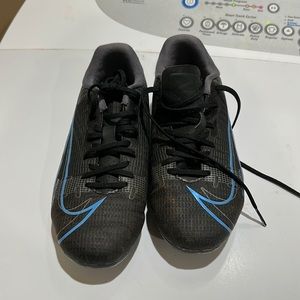 Used Nike vapor cleats size 3.5 kids multi surface turf